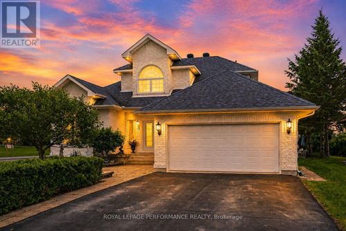 18 Chantine Dr, Long Sault, ON, K0C1P0 | Card Image