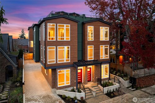 1704 A N 47th St, Seattle, WA, 98103 | Card Image