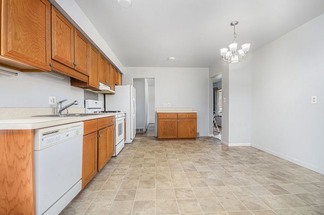 37653 Badger Dr, House other with 3 bedrooms, 2 bathrooms and null parking in Sterling Heights MI | Image 9