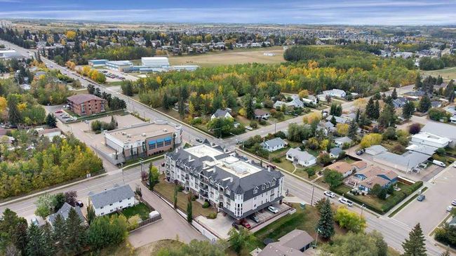 304 - 4707 50 Street, Condo with 2 bedrooms, 2 bathrooms and 2 parking in Sylvan Lake AB | Image 35