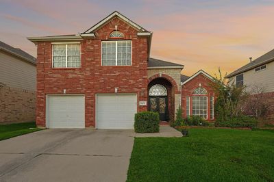 5217 Begonia Court, House other with 5 bedrooms, 2 bathrooms and null parking in Fort Worth TX | Image 2