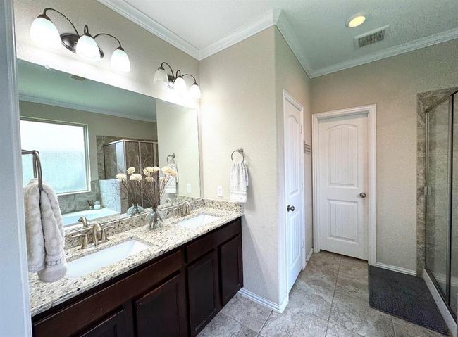 718 S Chamfer Way, House other with 4 bedrooms, 3 bathrooms and 3 parking in Crosby TX | Image 13