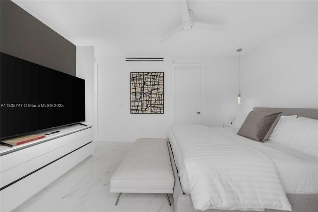 UNIT-13 - 100 S Pointe Dr, Condo with 3 bedrooms, 4 bathrooms and null parking in Miami Beach FL | Image 25
