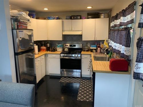 50 Oakland Dr, Riverhead, NY, 11901 | Card Image