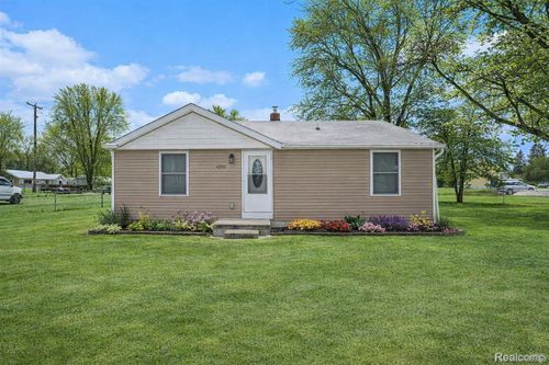 G4203 Van Slyke Rd, Flint, MI, 48507-3545 | Card Image