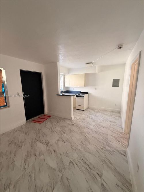 2-154 W 26th St, Hialeah, FL, 33010-1625 | Card Image