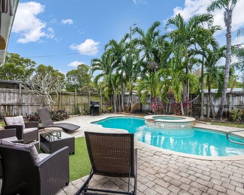 1906 N 31st Ave, Hollywood, FL, 33021-4406 | Card Image