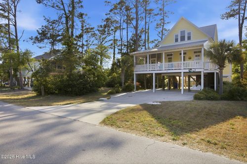 101 Ne 33rd St, Oak Island, NC, 28465-5702 | Card Image