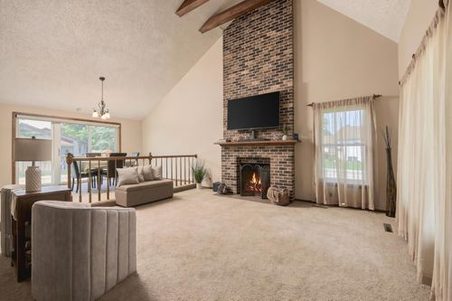 2000 9th St Sw, Austin, MN, 55912-2893 | Card Image