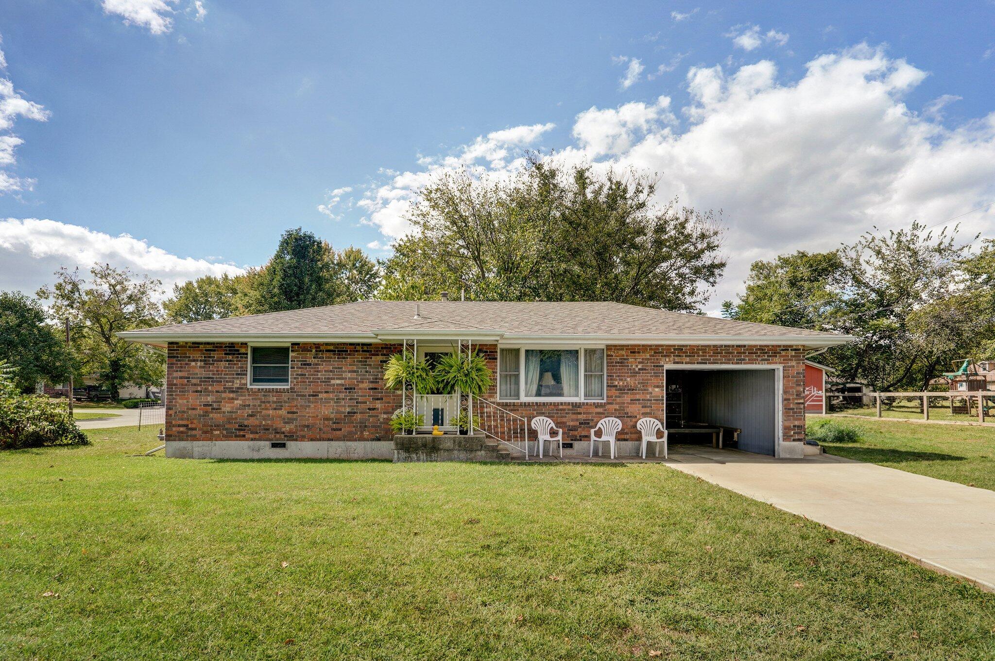 Hudson Ave, Aurora, MO 65605