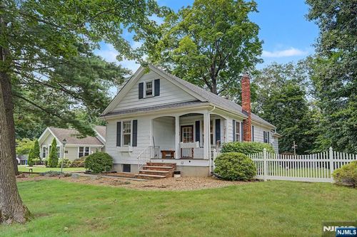 41 Poplar St, Oakland, NJ, 07436-1908 | Card Image