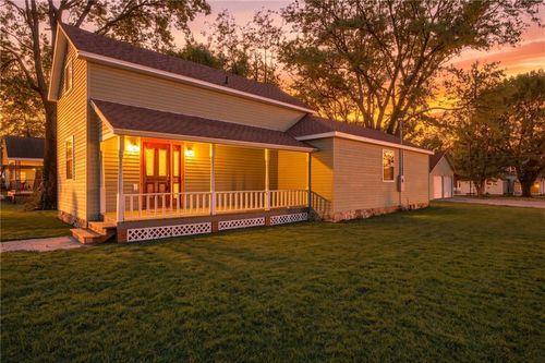 602 Clark St, Fort Scott, KS, 66701-2015 | Card Image