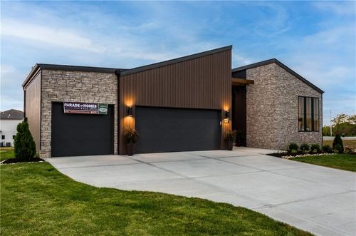 18221 W 168th Ter, Olathe, KS, 66062-7555 | Card Image