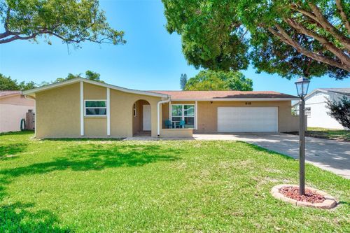 818 Plum Tree Ln, SARASOTA, FL, 34243-1720 | Card Image