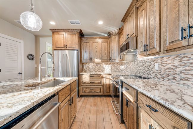 1819 W Belt Line Rd, House other with 4 bedrooms, 4 bathrooms and null parking in Cedar Hill TX | Image 17