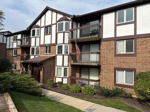 apt-9-6818 Joliet Rd, Indian Head Park, IL, 60525-9030 | Card Image