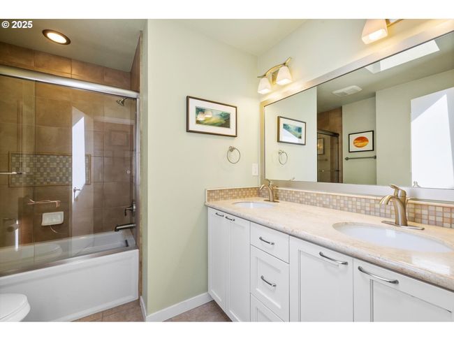 17810 Sarah Hill Ln, House other with 4 bedrooms, 3 bathrooms and 2 parking in Lake Oswego OR | Image 28