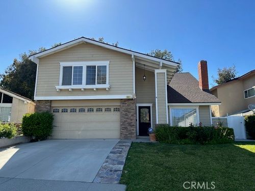 551 Martinique Pl, Newbury Park, CA, 91320-2838 | Card Image