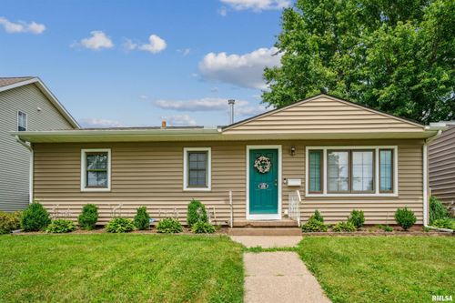 2918 Oak St, Bettendorf, IA, 52722-4524 | Card Image