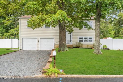 32 Pine Tree Dr, Bayville, NJ, 08721-1724 | Card Image