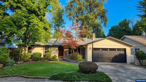 815 Valleywood Dr Se, Salem, OR, 97306-1642 | Card Image