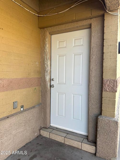 1623 W Tonto St, Phoenix, AZ, 85007-3542 | Card Image