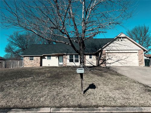 2902 Hilltop Ave, Muskogee, OK, 74403-7523 | Card Image