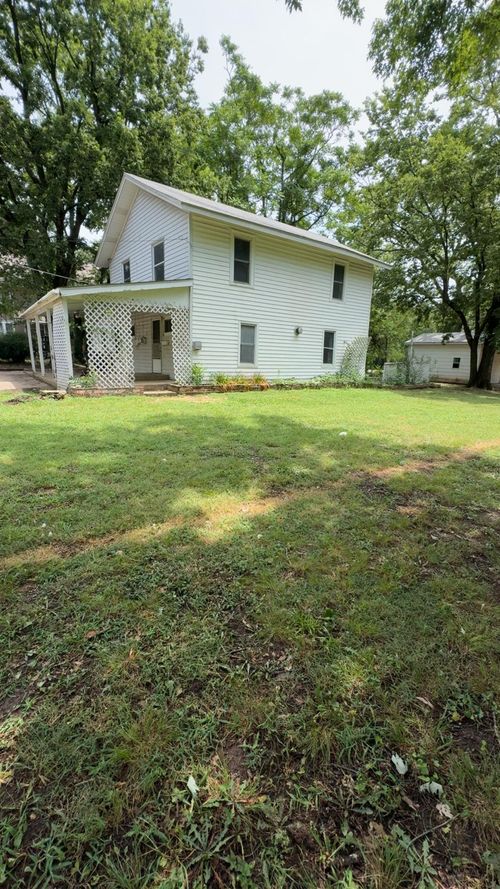 311 W Towanda Ave, El Dorado, KS, 67042-2843 | Card Image