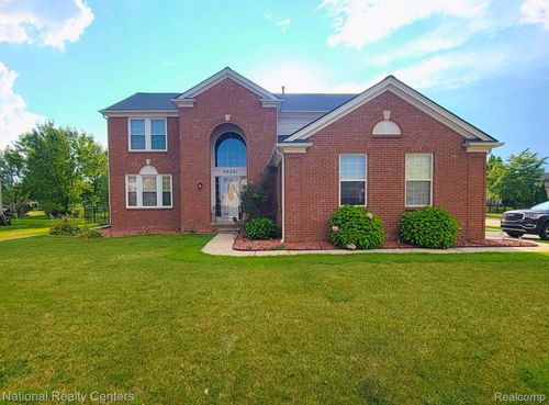 56501 Winding Creek Dr, Macomb, MI, 48042-1185 | Card Image