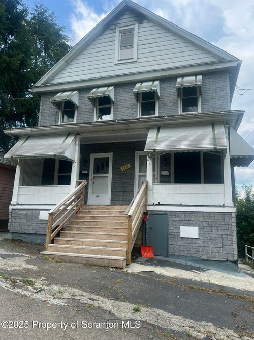 left-611 13th Ave, Scranton, PA, 18504-2139 | Card Image