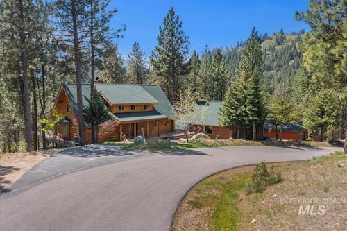 93 Blue Shadow Dr, Garden Valley, ID, 83622-8138 | Card Image