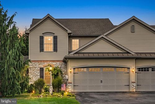 812 Briar Edge Ct, LEBANON, PA, 17046-2149 | Card Image