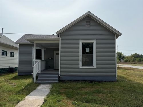 2221 Charleston Ave, Mattoon, IL, 61938-3837 | Card Image