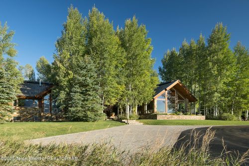 2540 Trader Rd, Jackson, WY, 83001-8320 | Card Image