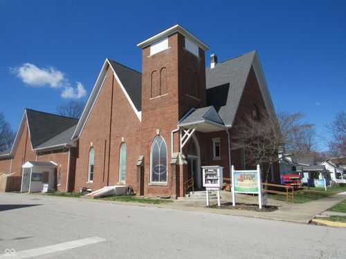 300 N Washington St, Ladoga, IN, 47954-9365 | Card Image