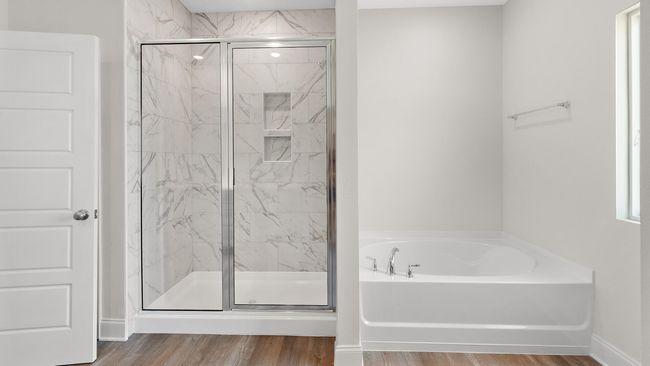 Primary Bathroom | Image 17
