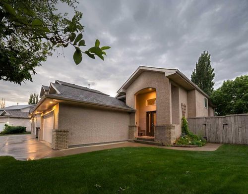 65 Heritage Cir W, Lethbridge, AB, T1K7T3 | Card Image