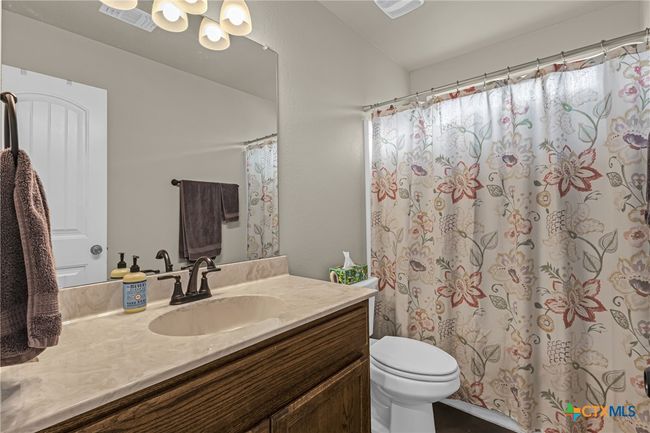 Main Bathroom | Image 23