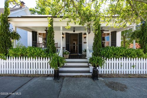 104 N 10th St, Morehead City, NC, 28557-3860 | Card Image