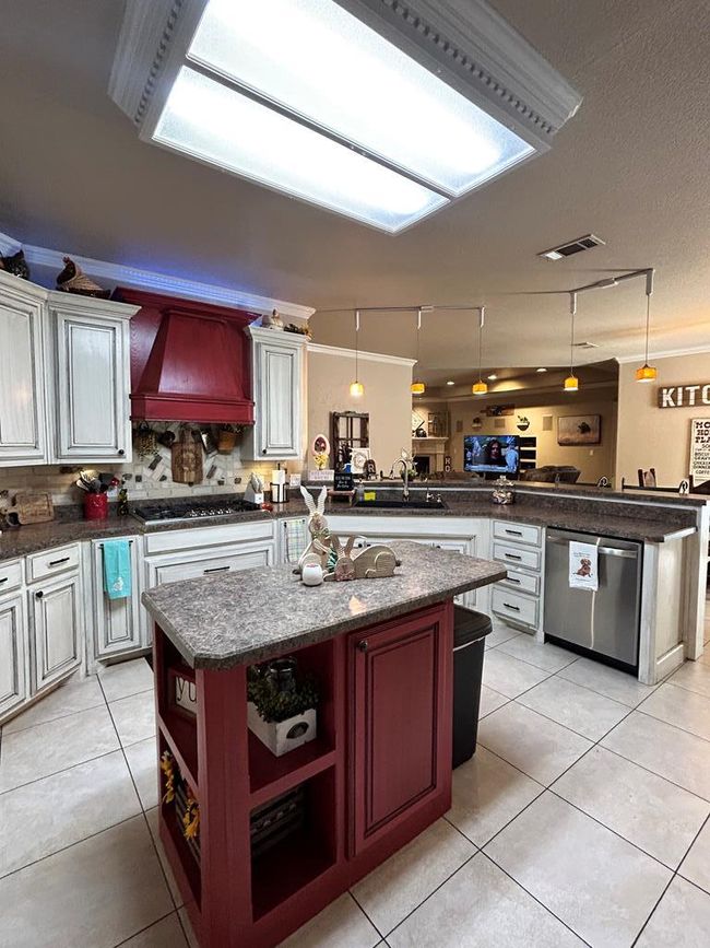 390 Hackberry Dr, House other with 5 bedrooms, 5 bathrooms and 3 parking in Andrews TX | Image 19