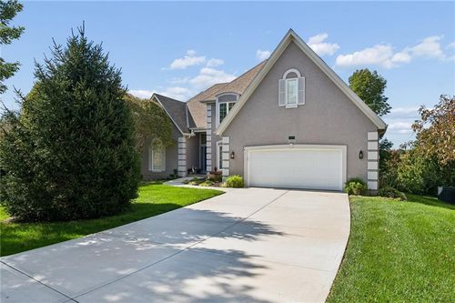 20405 W 98th Ct, Lenexa, KS, 66220-2649 | Card Image