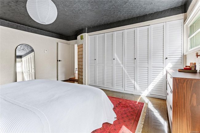 931 Mesher Pl, House other with 3 bedrooms, 3 bathrooms and 4 parking in Esquimalt BC | Image 33