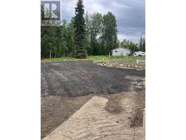 10860 Lake Creek Rd, Home with 0 bedrooms, 0 bathrooms and null parking in Hixon BC | Image 12