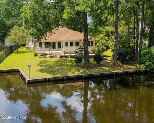 104 Lantern Ln, New Bern, NC, 28562-8862 | Card Image