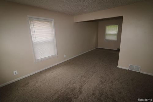 8889 Prevost St, Detroit, MI, 48228-2176 | Card Image