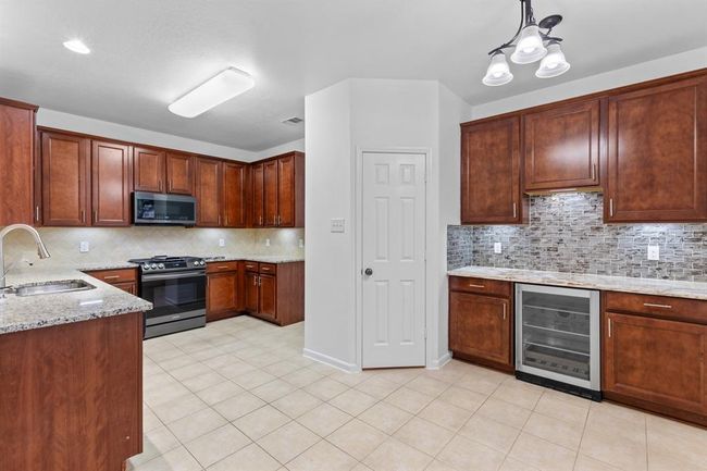 1923 Vale Haven Dr, House other with 5 bedrooms, 3 bathrooms and 2 parking in Spring TX | Image 26