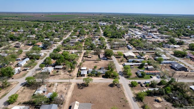 808 Austin St, Home with 0 bedrooms, 0 bathrooms and null parking in Sabinal TX | Image 8