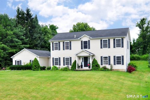 34 Chippenwood Ln, Bristol, CT, 06010-8533 | Card Image