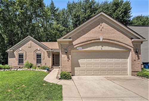 8191 Creekside Dr, Westland, MI, 48185-4614 | Card Image