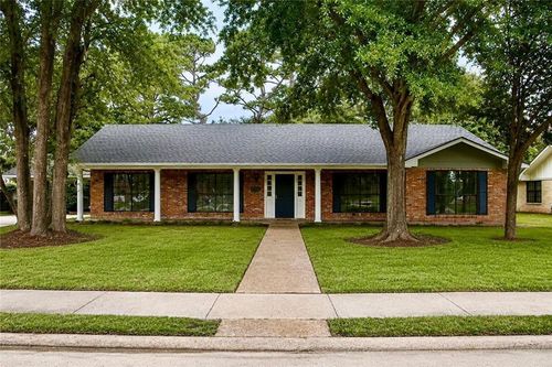 4014 Wellington Blvd, Alexandria, LA, 71303-2824 | Card Image